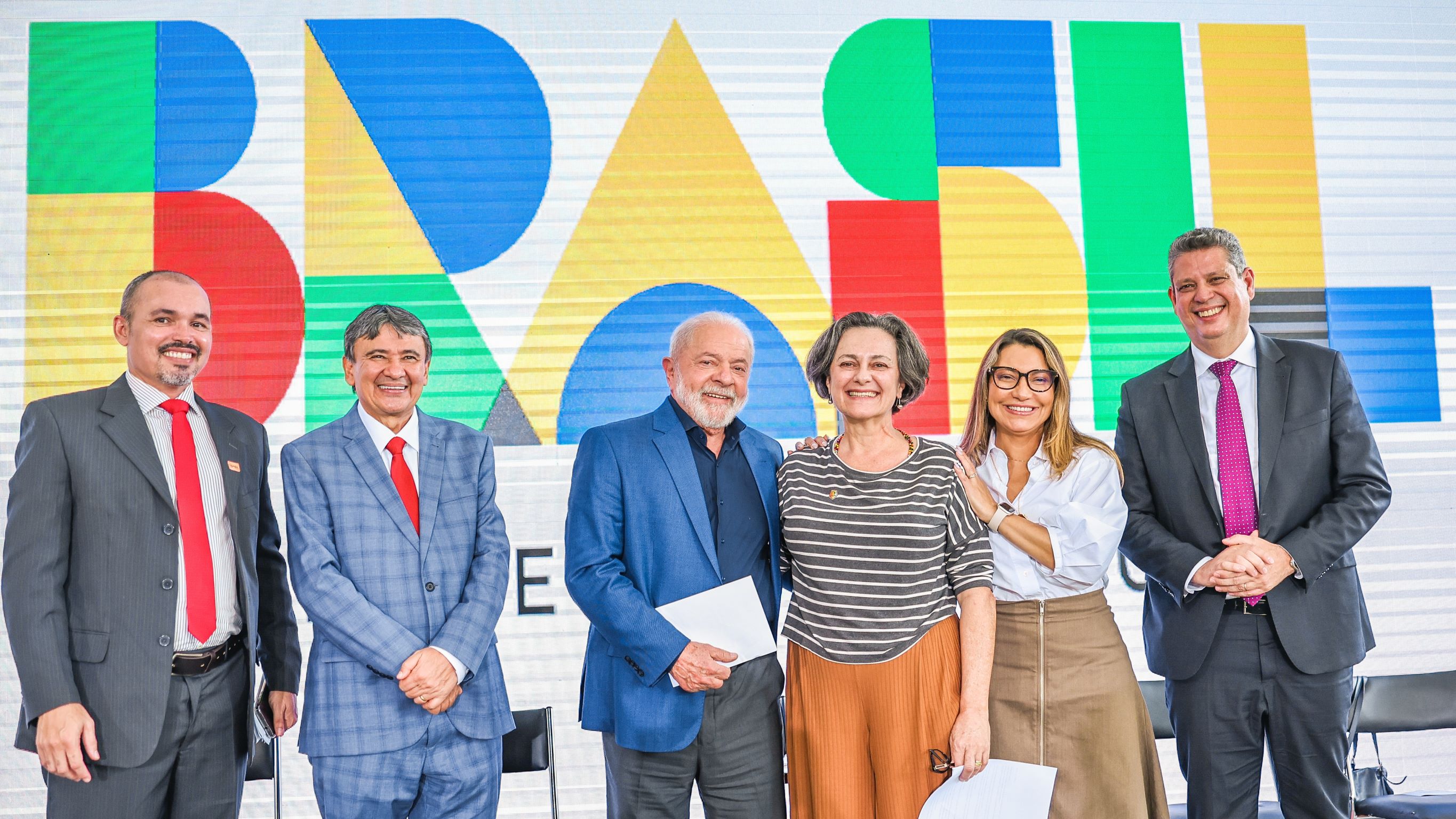 Elisabetta Recine with Lula da Silva who re-established the National Council for Food and Nutrition Security in Brazil