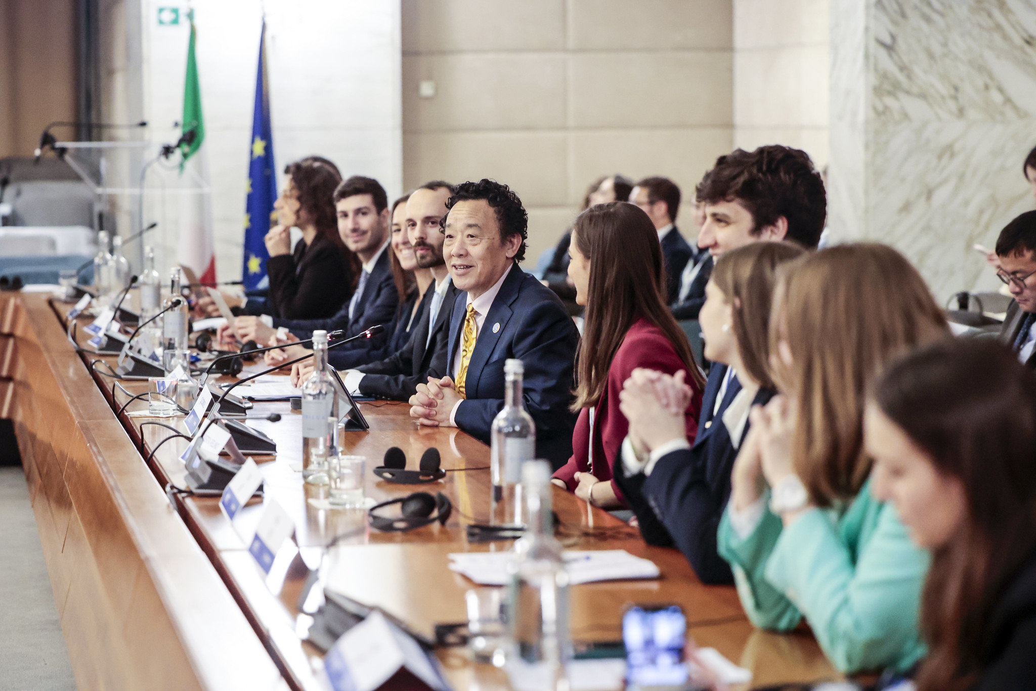 El Director General destaca el papel de los jóvenes en la transformación de los sistemas agroalimentarios en la Cumbre de la Juventud del Grupo de los Siete