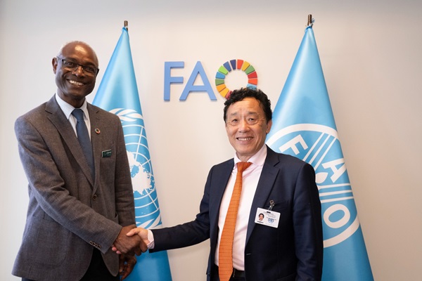 ©FAO/Roberto Schmidt