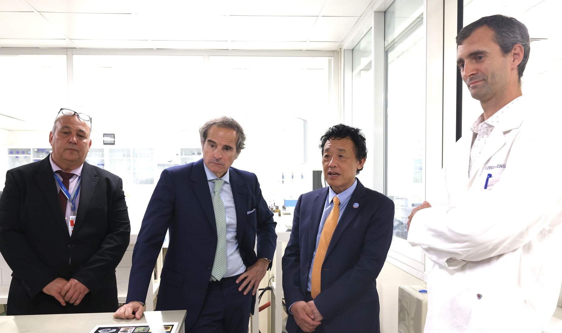 屈冬玉总干事赴摩纳哥进行工作访问并考察国际原子能机构海洋环境实验室