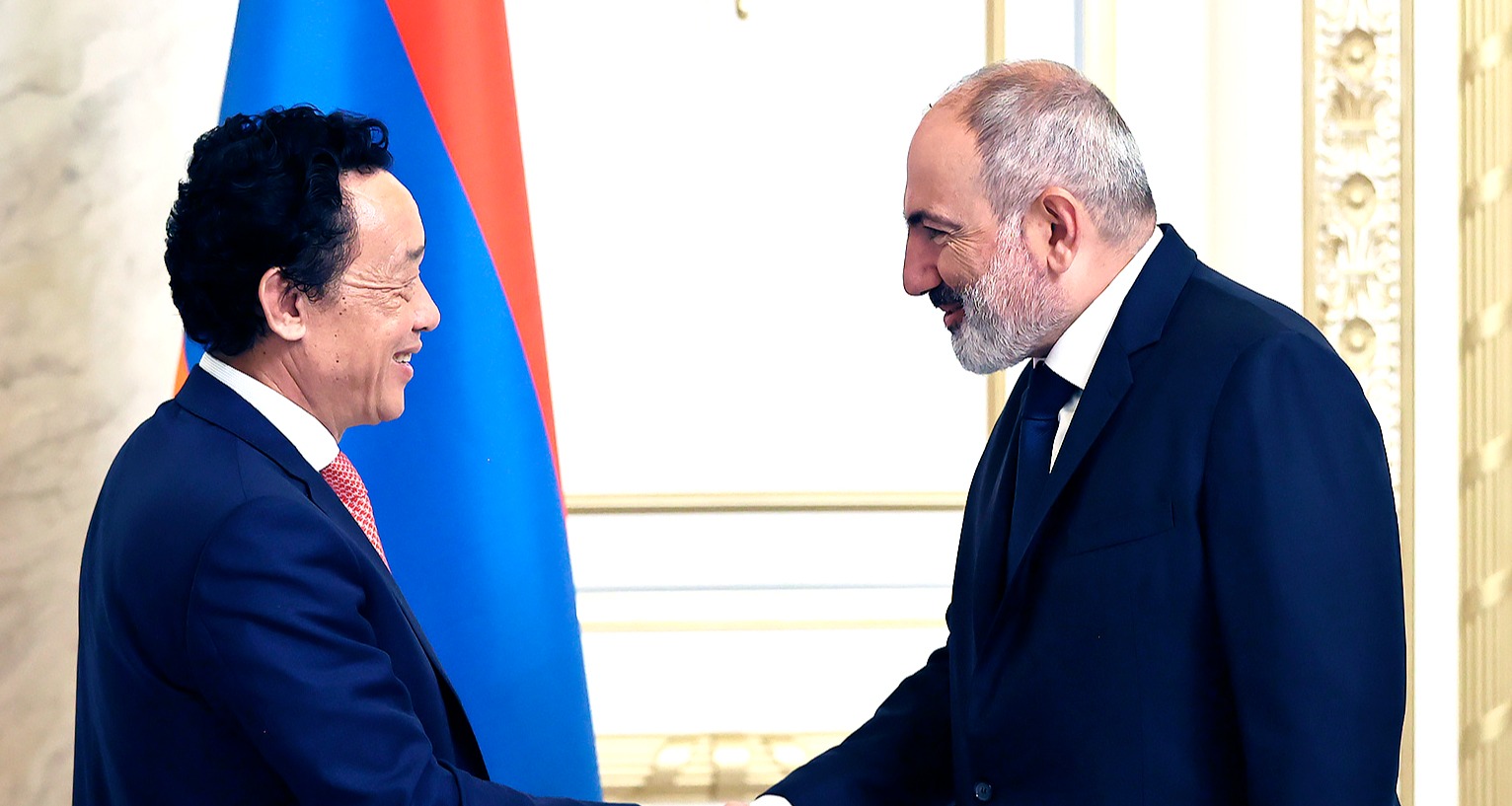 الاجتماع الثنائي مع كلّ من معالي السيد Nikol Pashinyan، رئيس وزراء جمهورية أرمينيا،
ومعالي السيد Ararat Mirzoyan، وزير خارجية جمهورية أرمينيا