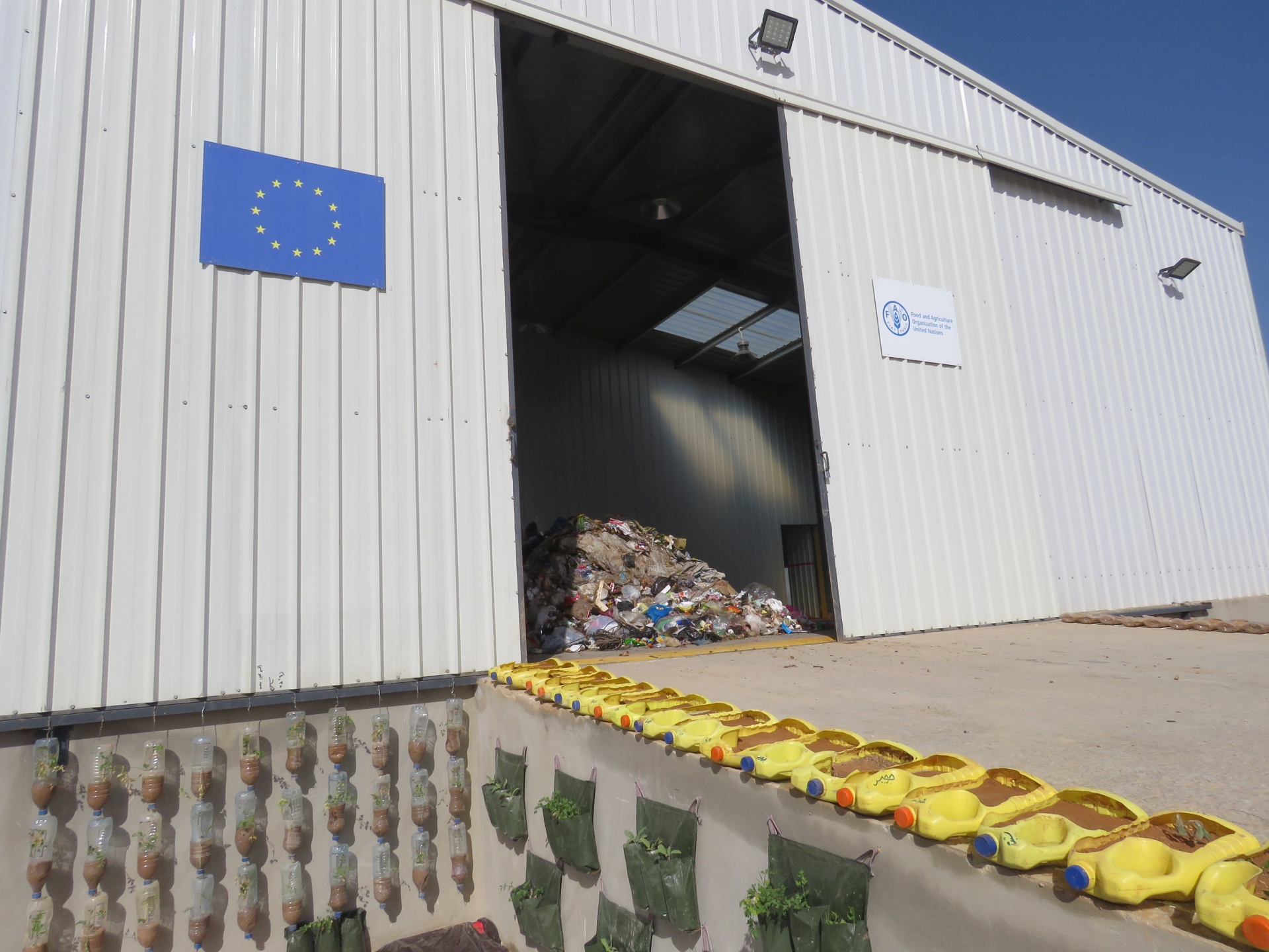 Circular waste management in Zaatari - refugee camp
Turning waste into compost, energy, and job creation