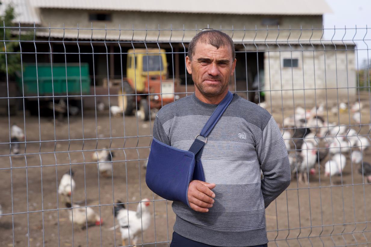 Seeds and fertilizer bring relief to Moldovan farmers