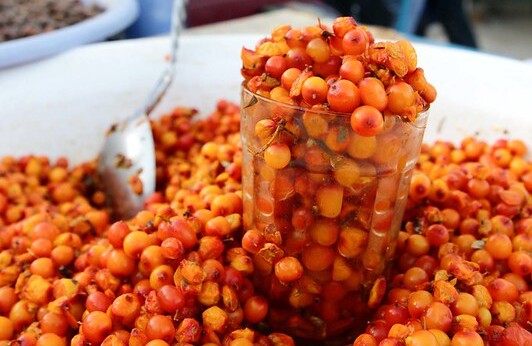 Berries at local market Ⓒ FAO/Sean Gallagher
