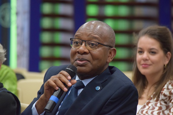 Towards a High-level Dialogu